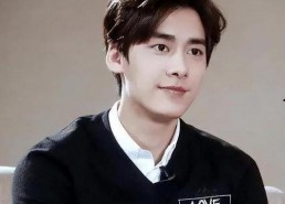 李易峰吃瓜娱乐圈